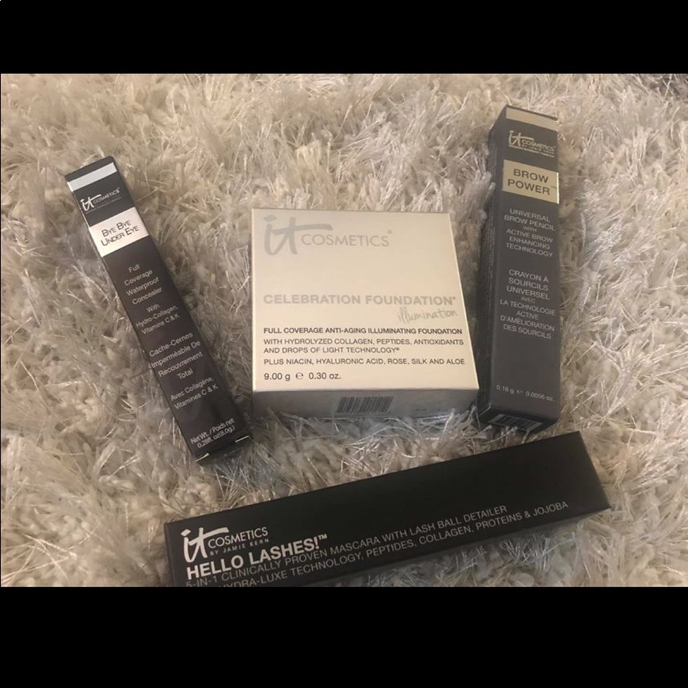 It Cosmetics Set of 4 Cosmetics NIP